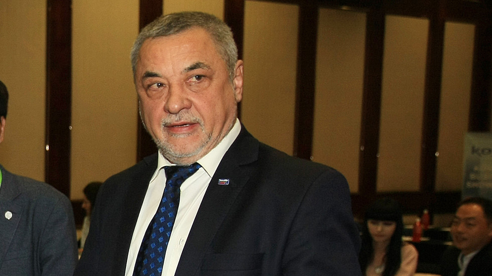 Бившият вицепремиер и лидер на НФСБ Валери Симеонов ще сезира