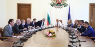 Борисов обсъжда мерки срещу коронакризата с бизнеса и синдикатите