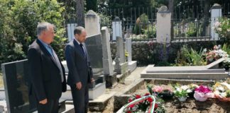 Посланикът ни в Скопие положи венец на гроба на Спаска Митрова