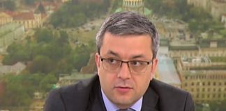 Тома Биков: Партиите на „протеста“ са на ръба на оцеляването, Радев иска да се освободи от тях