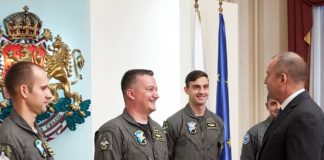 Ето първите пилоти, които ще летят с F-16