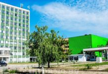 Пожарникар с порязано лице след взрива в завод „Свилоза“, още двама са леко ранени