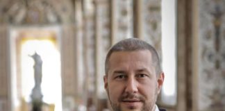 Пиарът на ГЕРБ към Денков: Има една много образна дума – ХВАЛИПРЪЦКО