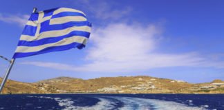 Туристически фирми водели български групи на плажове за социално слаби в Северна Гърция