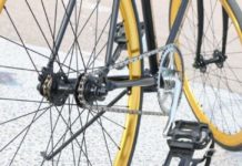 Шофьор блъсна 13-годишно момиче с колело в Бургас и избяга