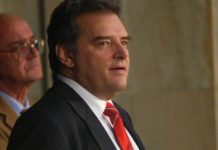 Александър Паунов аут от парламентарната група на БСП заради раговорите с Божков