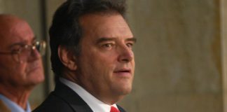 Александър Паунов аут от парламентарната група на БСП заради раговорите с Божков