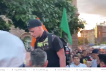Момче поиска на площада оставката и на Радев, взеха му микрофона и го изгониха