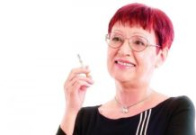 Почина известната поетеса Миряна Башева