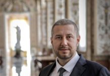 Пиарът на ГЕРБ: Денков се моли да му гласуваме ротация само на него и Мария Габриел. Вариант, предложен от ГЕРБ, но отхвърлен от ПП-ДБ