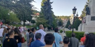 „Спонтанният“ протест умира – демонстрантите не надхвърлят и 1000 души в страната