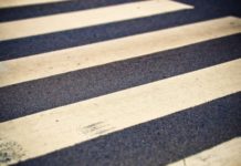 Шофьор блъсна две жени на пешеходна пътека в центъра на София