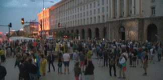 Политологът Първан Симеонов: Случващото се повече прилича на предизборна кампания, отколкото на протест