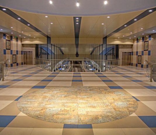 Инцидент с пътник временно спря част от метрото в София