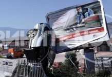 19-годишен се заби с джипа си в билборд край Сандански