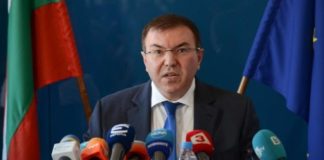 Проф. Ангелов към Стойчо Кацаров: Мишките изпълзяха от дупките си!