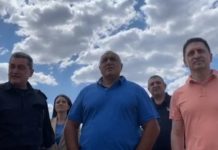 Двете барикади няма да бъдат премахнати със сила, увери премиерът