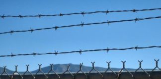 Огромни човешки маси от Афганистан до месец са на границата ни