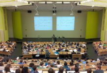 Увеличават студентските стипендии с минимум 20%