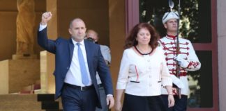 В следващия епизод: Румен Радев иска оставките на целия ЕС, юмрукът успява