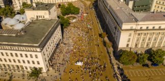 1180 човека участваха във „Великото народно въстание“ към 10.30 часа