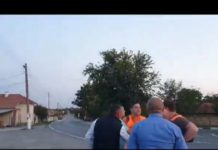 Хора на ДПС нападнаха с палки и заплахи депутати и съветници от ГЕРБ в Къпиновци (ВИДЕО)