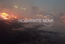 Втори ден продължава гасенето на пожара в „Свилоза”