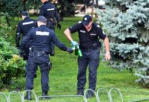 Запалителна течност е имало в бутилките от района на протеста