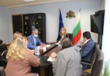 Николова: Бързите визи ще увеличат броя на руските туристи у нас