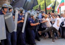 Какво очаквате? Али Баба да плати на половин София-Запад да обстрелват полицаите с бомбички и резултатът да бъде всеобща любов