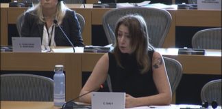 Скандал с фенката на Путин Клеър Дейли в Поморие