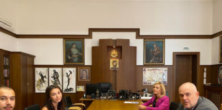 Гешев се срещна със семейството, чиято кола бе ударена 2 пъти умишлено от джип в София