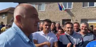 Посрещнаха Борисов с аплодисменти във Велинградско (ВИДЕО)