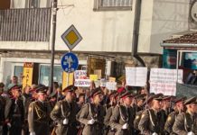 НСО компрометира празника, пусна хора на „Да, България“ с тромби на площада под Царевец