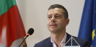 Шефът на БНР Андон Балтаков иска от СЕМ предсрочно да прекрати договора му за управление