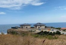 Бутат оградата на Иво Прокопиев, спират строежа на басейна в Буджака