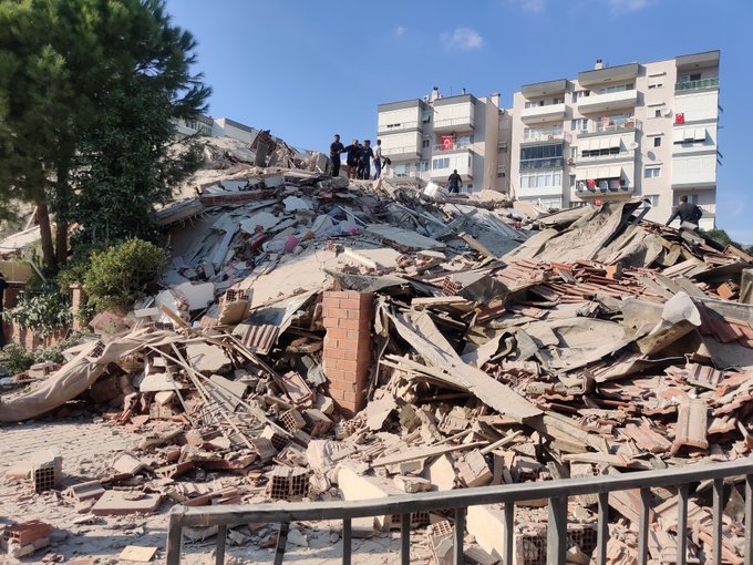 Повече от 500 души бяха ранени при земетресението с магнитуд