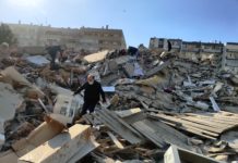 Най-малко 4 жертви и 120 ранени след труса до Измир