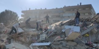 Цунами в Турция и Гърция след труса край Додеканезите, съборени са сгради в района на Измир