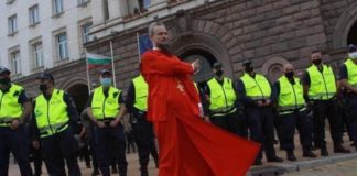 Това не е протест, това е лайнометен батальон