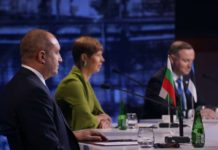 Гавра с Радев във фейсбук за конфуза в Талин: Не им ли обясни на естонците, че няма такъв вирус и Борисов плаши протестиращите