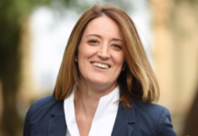 Евродепутатка поиска да включат в резолюцията, че протестите са спонсорирани от Божков