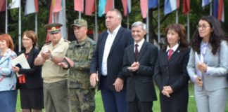 Обвинен в шпионаж съветник на Радев се появи на ученически празник