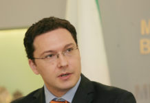 Даниел Митов: Не знам премиерът наясно ли е кой управлява държавата, но със сигурност не е той