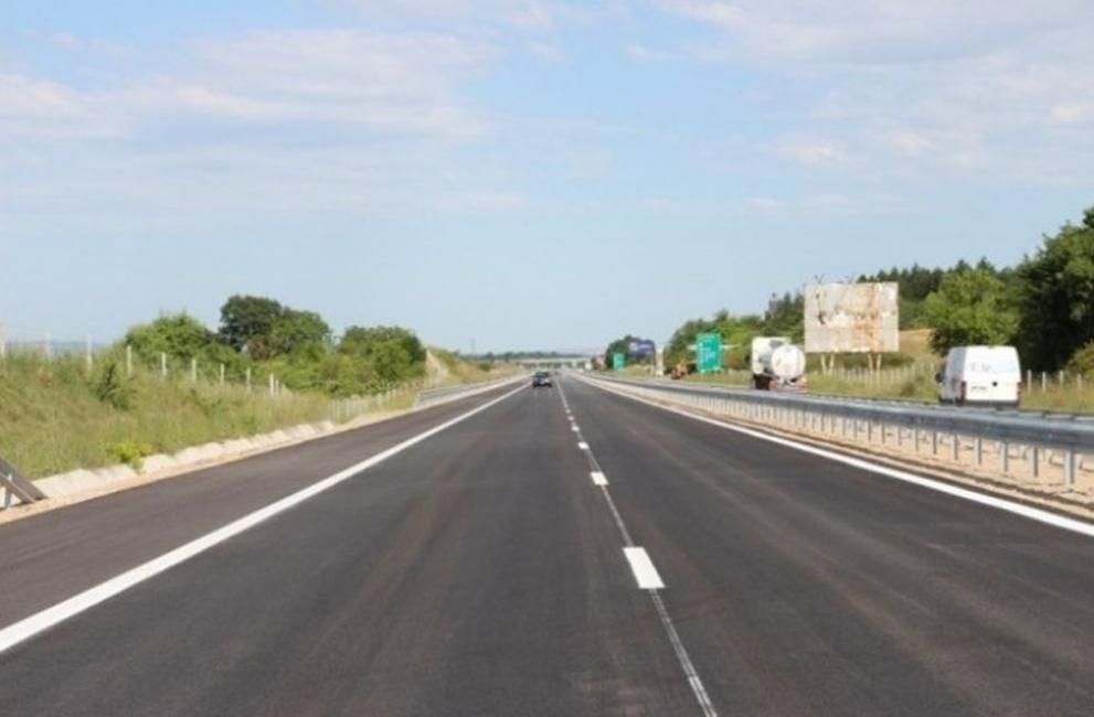 Участъкът между Каспичан и Невша от автомагистрала Хемус в двете