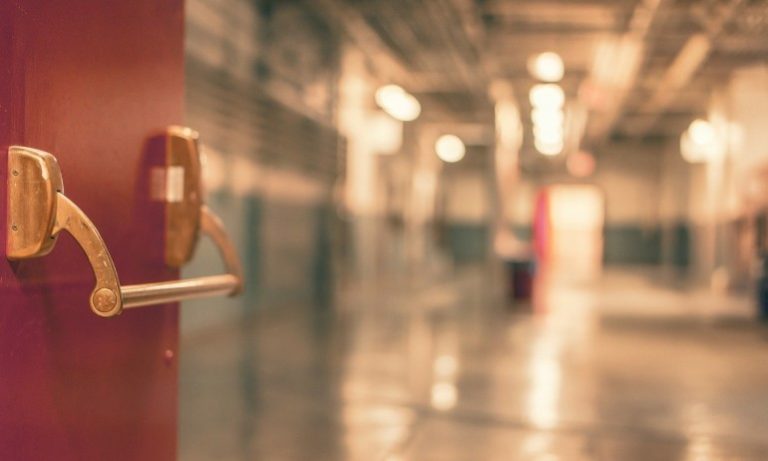 За 84 дни починалите от ковид в Израел са 254, в България – 9191