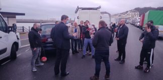 Първите блокирани във Великобритания българи се прибират днес