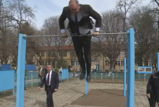 Синът на Бобоков провокатор на мафията ли е, г-н Радев?