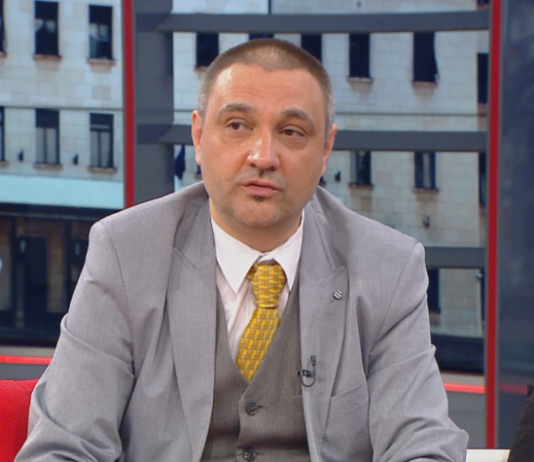 Андрей Чорбанов напуска парламентарната група на „Има такъв народ“