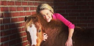 Урсула фон дер Лайен: Само тези прегръдки са разрешени